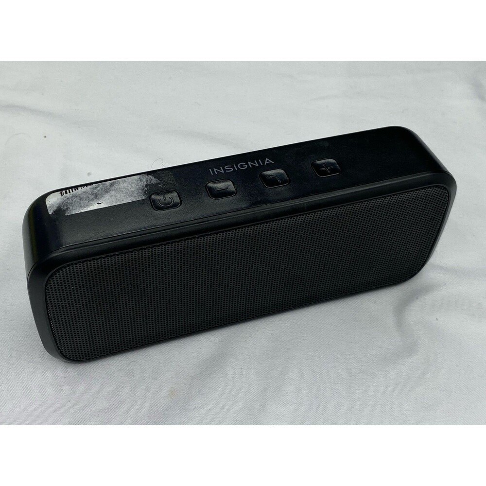 Insignia SoeakerNS-CSPBTHOL16 Portable Bluetooth Speaker - Black